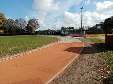 Remont i modernizacja bieżni na stadionie sportowym w Lututowie